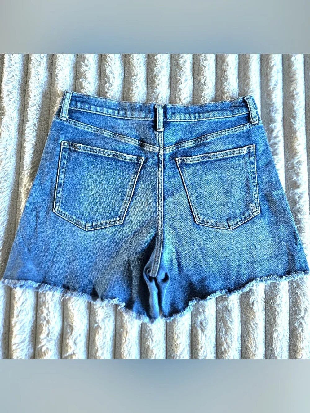 Silver Jeans Co. Highly Desirable Denim Shorts W32 L5 EUC